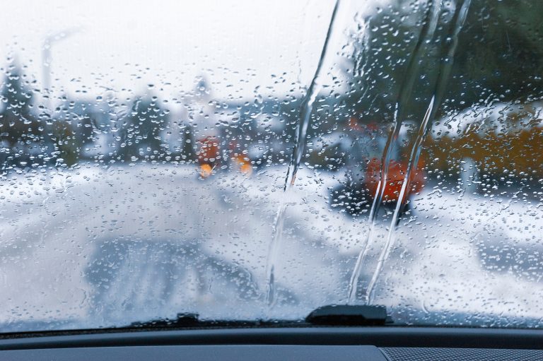 Signs of a Poorly Performed Windshield Replacement